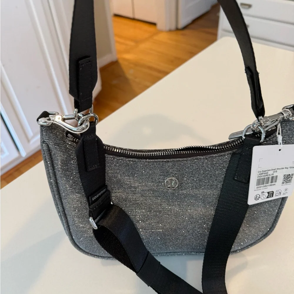 Lululemon City Essentials small  bag in silver glitter. - Picture 3 of 4